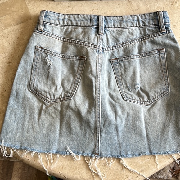 We the Free Distressed Light Wash Mini Jean Skirt 26 Button Fly Raw Hem Cotton - Picture 3 of 3